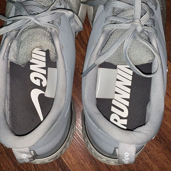 Nike size 9.5   - Picture 6 of 8